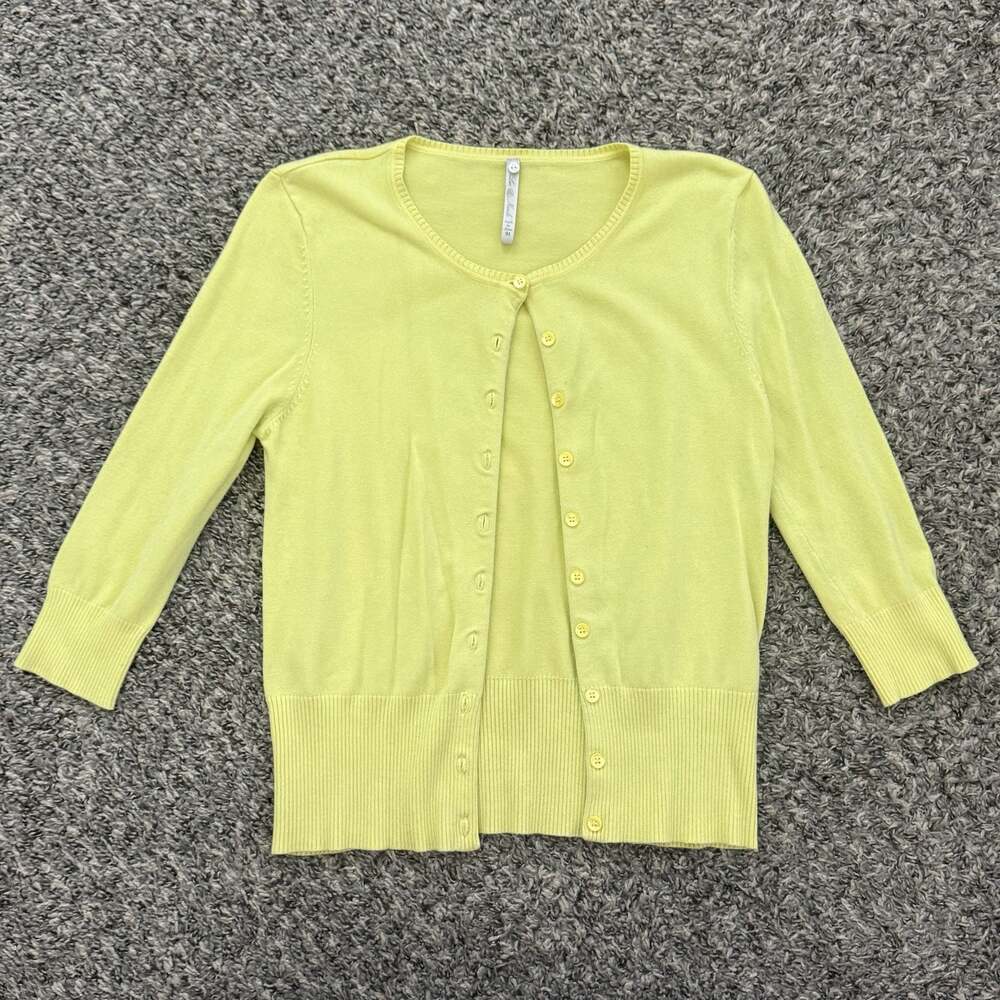 Leo & Nicole Women's Yellow 3/4 Sleeve Buttoned Cardigan